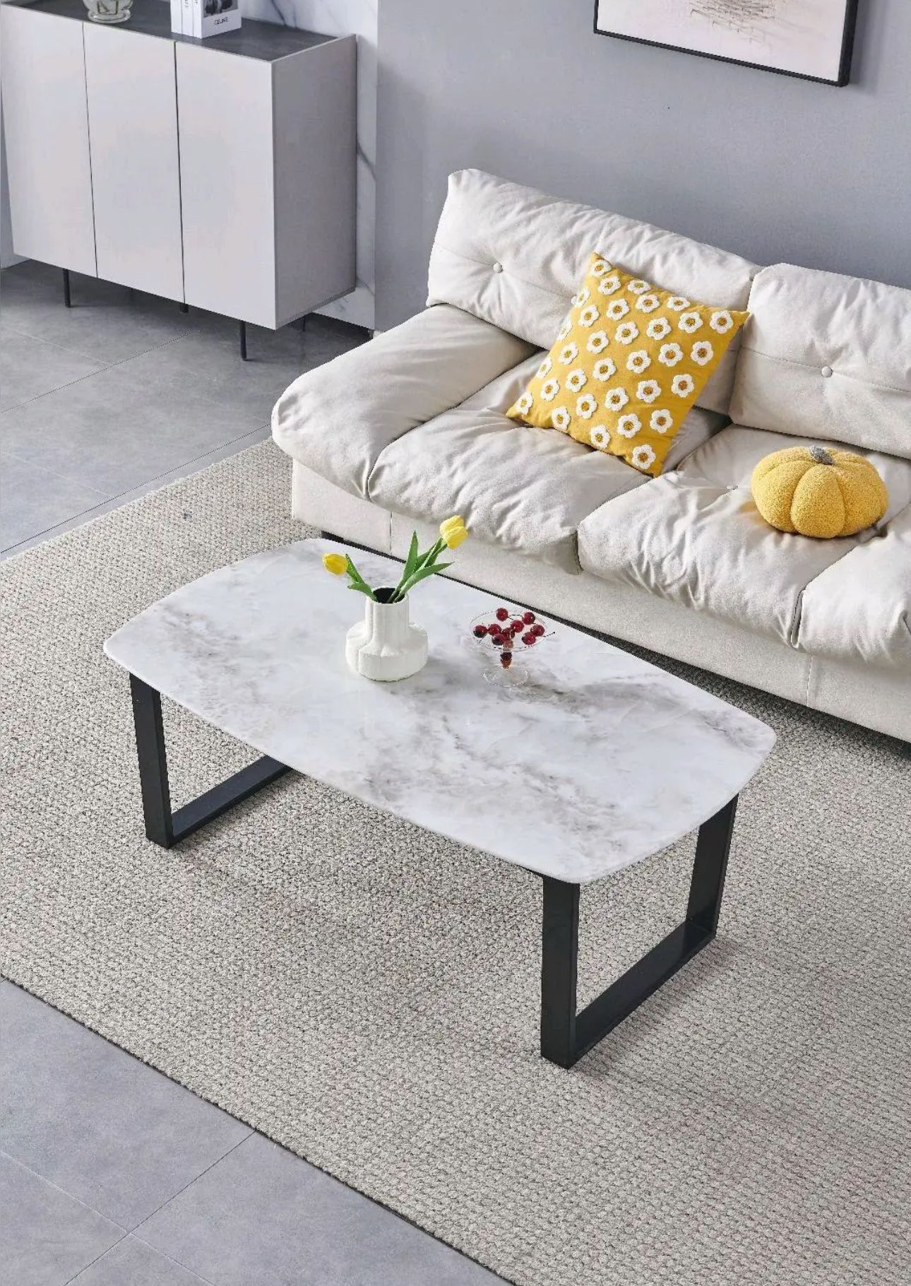Tables basses Lola plateau marbré blanc pied noir