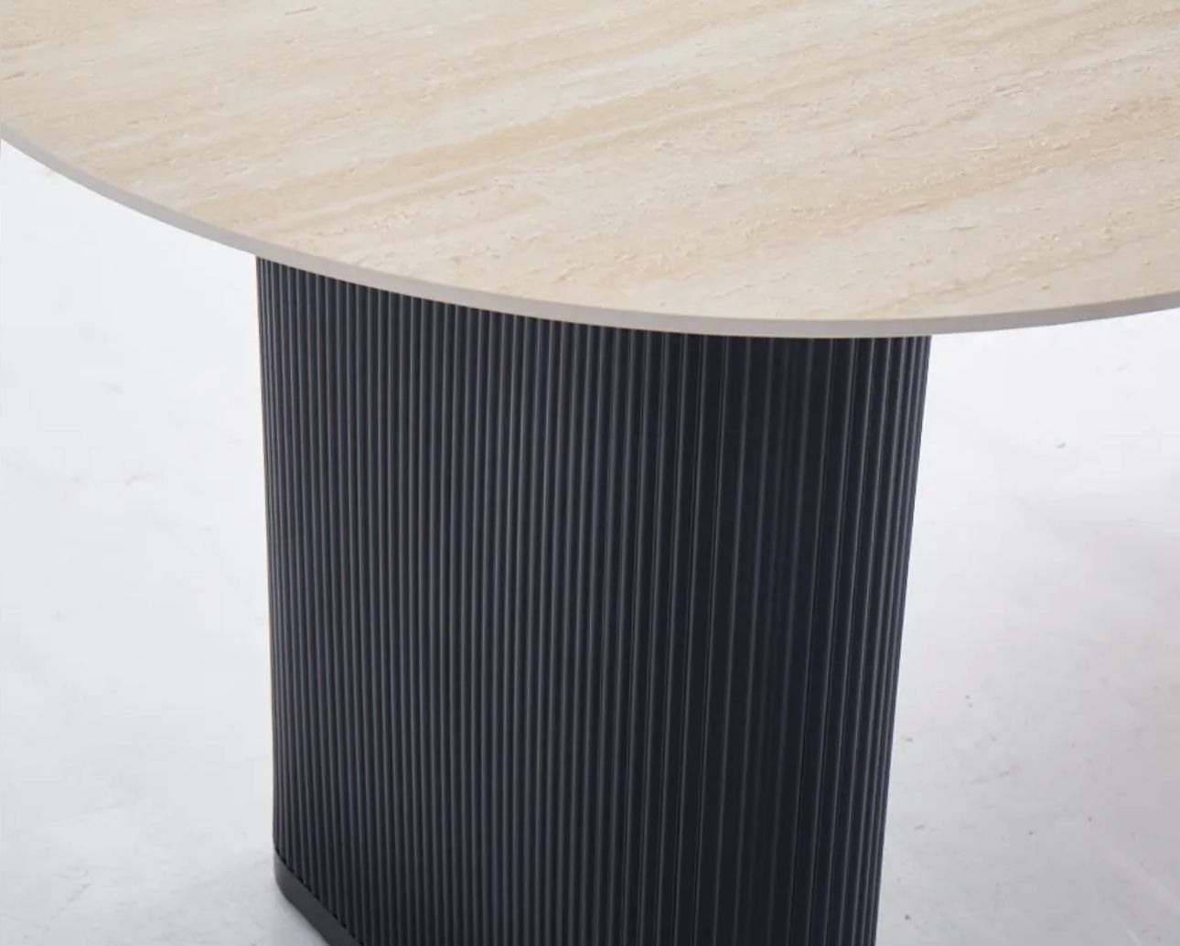 Table à manger Roxy noir plateau ceramique beige