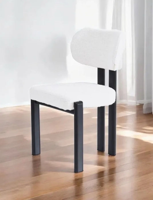 Chaise Tedy pied bois noir